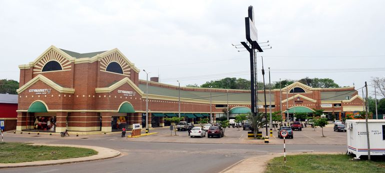 Centro Comercial Coronel Oviedo